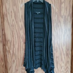 Forever 21 sleeveless shawl